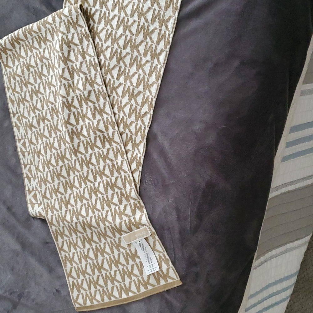 Michael Kors Cream and Tan Scarf